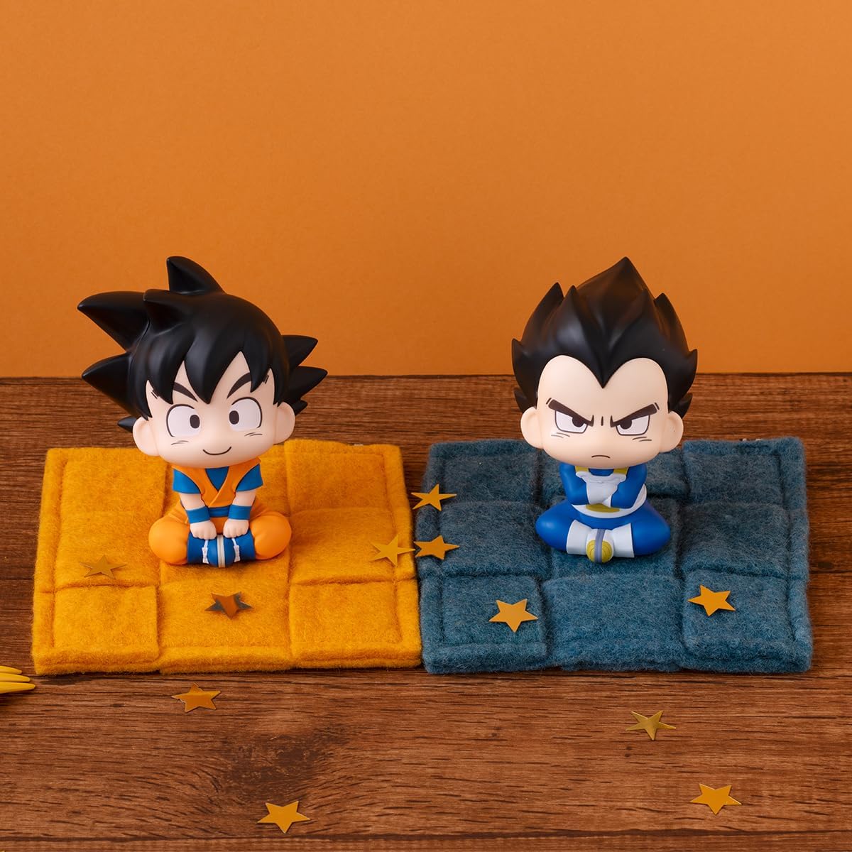 Megahouse Dragon Ball DAIMA Look Up Set: Son Goku (Mini) and Vegeta (Mini): Collectible PVC Figures.Statue with articulated head.Adorable design, ideal for fans of the new Dragon Ball saga.